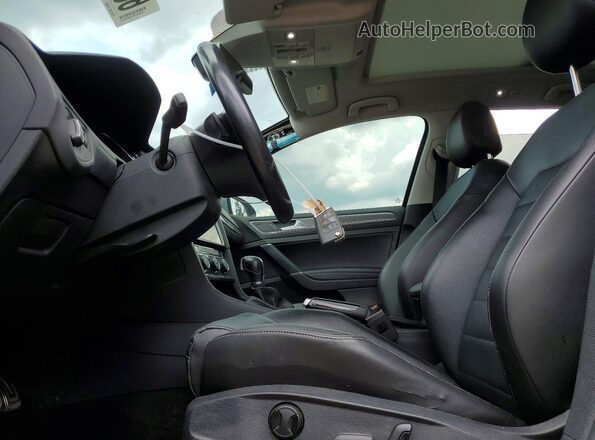 3VWH17AUXJM764783 2018 VOLKSWAGEN GOLF Black Vista interior delantera
