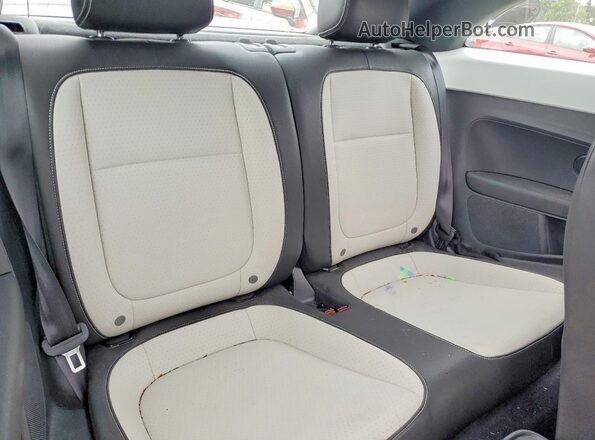 3VWJ17AT6HM606671 2017 VOLKSWAGEN BEETLE White უკანა სავარძლების ხედი