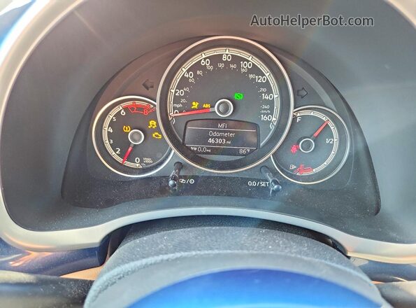 3VWJD7AT2KM717653 2019 VOLKSWAGEN BEETLE Blue Instrument cluster view
