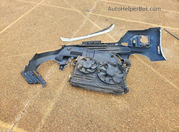 3VWJD7AT4JM710556 2018 VOLKSWAGEN BEETLE Белый Вид подкапотного пространства