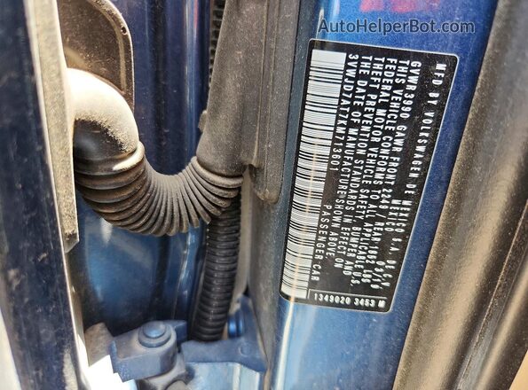 3VWJD7AT7KM713601 2019 VOLKSWAGEN BEETLE Blue Vista del compartimento del motor