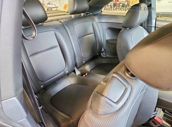 3VWJD7AT8JM712892 2018 VOLKSWAGEN BEETLE Серый Вид задних сидений