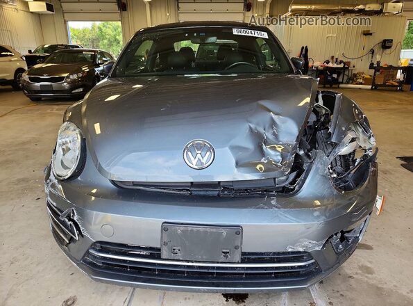 3VWJD7AT8JM712892 2018 VOLKSWAGEN BEETLE Серый Вид спереди