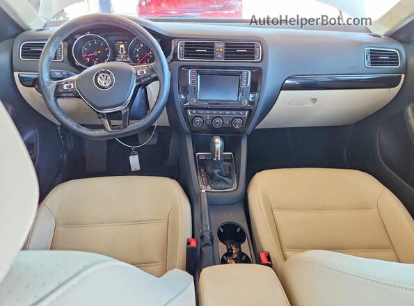 3VWL17AJ4HM390729 2017 VOLKSWAGEN JETTA White Dashboard view