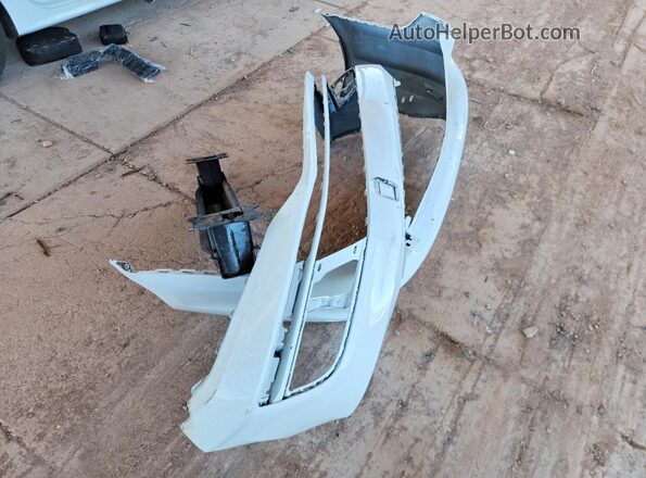 3VWL17AJ4HM390729 2017 VOLKSWAGEN JETTA White Engine compartment view