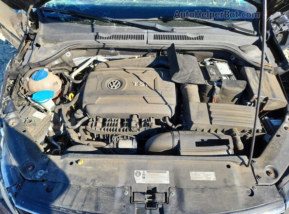 3VWL17AJ5HM215809 2017 VOLKSWAGEN JETTA Черный Вид задней части салона