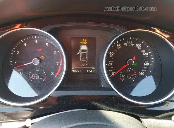 3VWL17AJ9JM226057 2018 VOLKSWAGEN JETTA Черный Вид щитка приборов