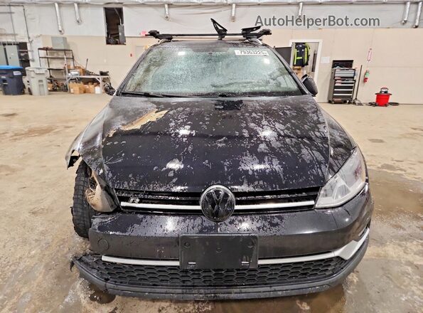 3VWM17AU5HM523688 2017 VOLKSWAGEN GOLF Black Widok z przodu