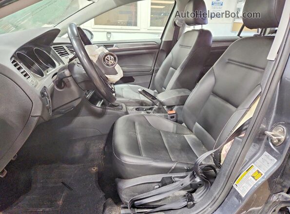 3VWM17AU6HM544758 2017 VOLKSWAGEN GOLF Gray Vista interior delantera