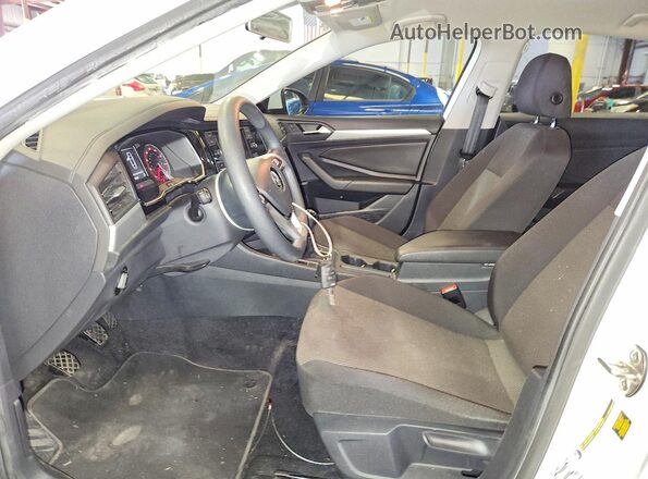 3VWN57BU8KM059472 2019 VOLKSWAGEN JETTA White Front interior view
