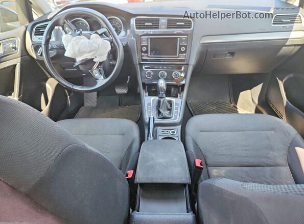 3VWY57AUXKM511002 2019 VOLKSWAGEN GOLF Black Vista del salpicadero