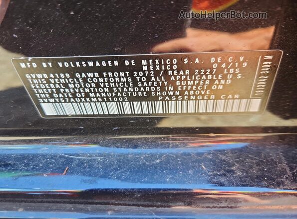 3VWY57AUXKM511002 2019 VOLKSWAGEN GOLF Black Vista del compartimento del motor