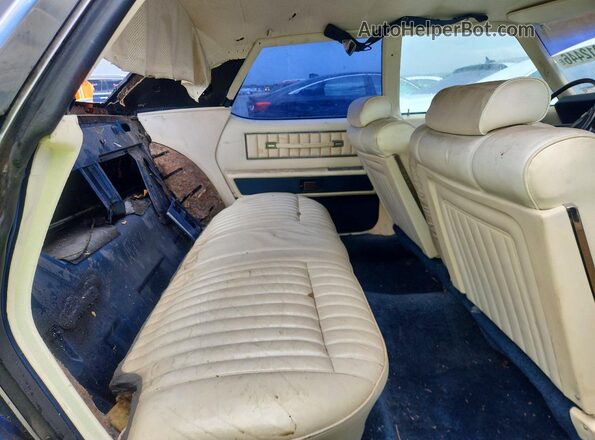 3Y82A874716 1973 LINCOLN CONTINENTA Blue Vista de los asientos traseros