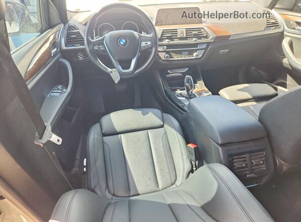 5UXTY3C08L9B55304 2020 BMW X3 White Սարքավորումների վահանակի տեսք