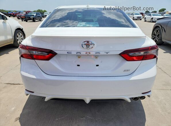 4T1G11AK2RU232859 2024 TOYOTA CAMRY Белый Вид салона спереди