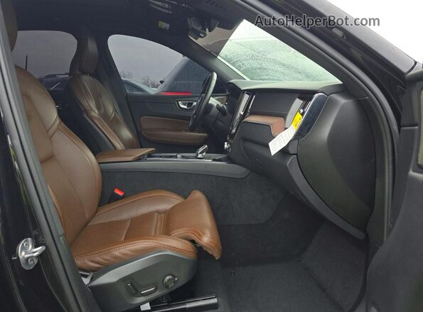 YV4L12RM5R1801281 2024 VOLVO XC60 Black Вид спереду