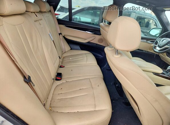 5UXKR2C53J0X10334 2018 BMW X5 White Widok wnętrza z tyłu