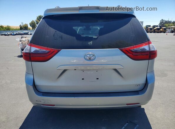 5TDKZ3DCXLS054458 2020 TOYOTA SIENNA Silver Vista interior delantera
