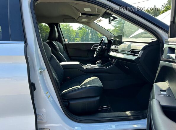 JA4J3VA84SZ015610 2025 MITSUBISHI OUTLANDER White Vista interior delantera