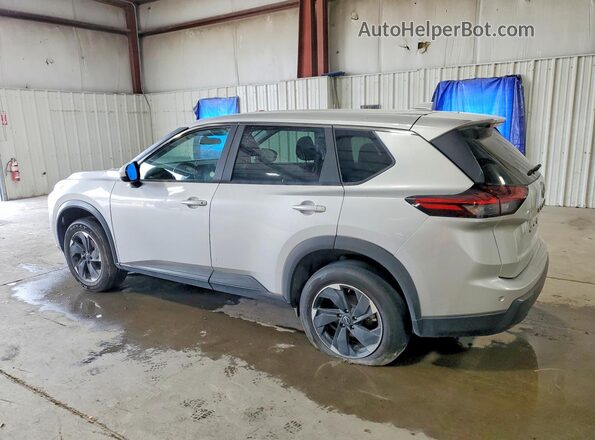 5N1BT3BB2RC692026 2024 NISSAN ROGUE Серебряный Задняя правая четверть