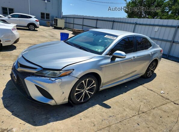 JTNB11HK9J3051459 2018 TOYOTA CAMRY Серебряный Задняя левая четверть