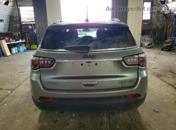 3C4NJDCB8JT245480 2018 JEEP COMPASS Silver Widok wnętrza z przodu
