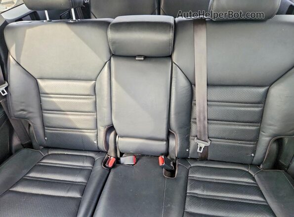 5XYPG4A3XHG321947 2017 KIA SORENTO White Widok wnętrza z tyłu