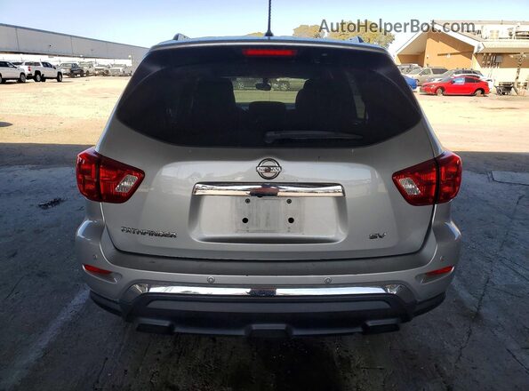 5N1DR2MN2HC661723 2017 NISSAN PATHFINDER Silver Вид салону спереду