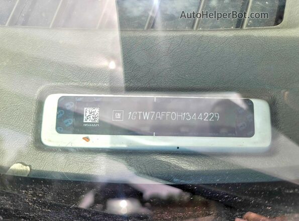 1GTW7AFF0H1344229 2017 GMC SAVANA White Սալոնի հետևի տեսք