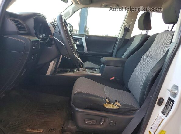 JTEZU5JR4J5174546 2018 TOYOTA 4RUNNER White Widok deski rozdzielczej