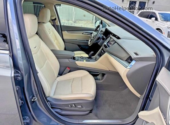 1GYKNDRS7LZ196339 2020 CADILLAC XT5 Gray Вид панелі приладів