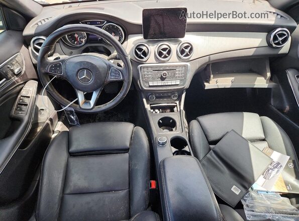 WDCTG4EB3JJ496542 2018 MERCEDES-BENZ GLA Black Սարքավորումների վահանակի տեսք