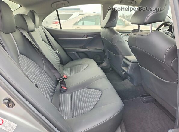 JTNB11HK4J3037095 2018 TOYOTA CAMRY Silver Rear interior view