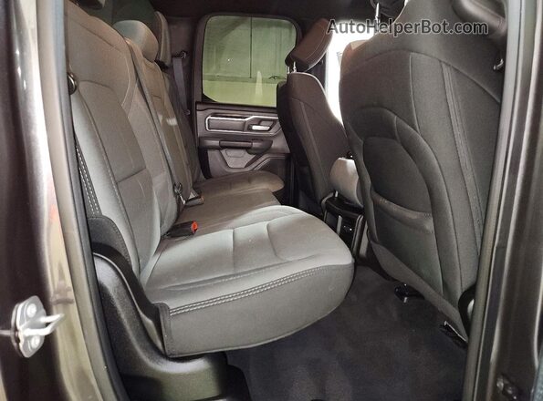 1C6RREBT9NN143581 2022 RAM 1500 Gray Widok wnętrza z tyłu