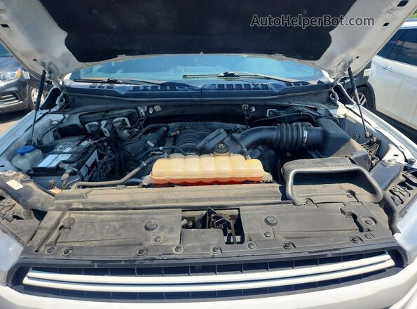 1FTFW1E52JFB13966 2018 FORD F150 White Vista del compartimento del motor