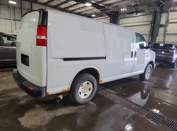 1GCWGAF18K1217255 2019 CHEVROLET EXPRESS White Front right