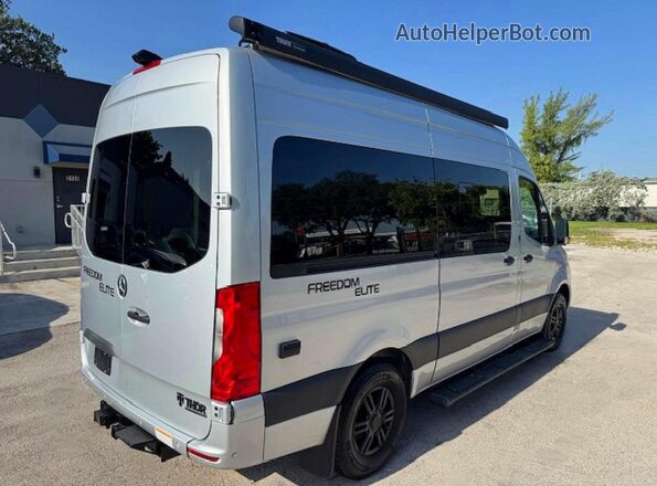 W1X4EBHY0NP484324 2022 MERCEDES-BENZ SPRINTER Silver Przód prawy