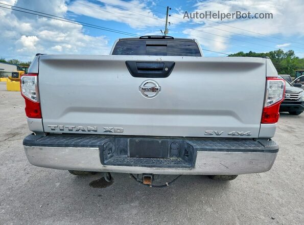 1N6BA1F33HN568820 2017 NISSAN TITAN Silver Սալոնի դիմացի տեսք