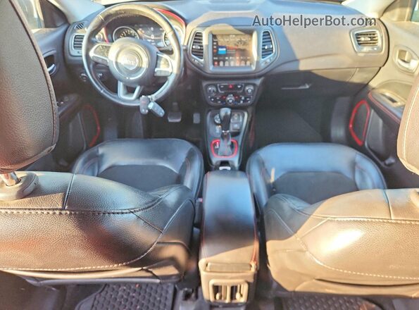 3C4NJDDB5JT451662 2018 JEEP COMPASS Gray Widok zestawu wskaźników