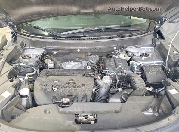 JA4ARUAU3TU002528 2026 MITSUBISHI OUTLANDER Gray ძრავის განყოფილების ხედი