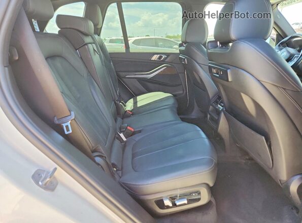 5UXCR4C00N9K13599 2022 BMW X5 White Engine compartment view