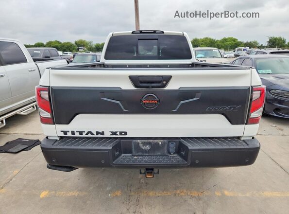 1N6AA1FB9MN513107 2021 NISSAN TITAN White Вид салону спереду