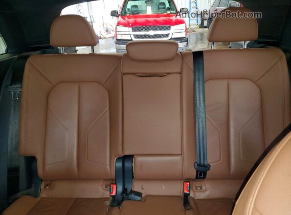 WA1DECF38N1114023 2022 AUDI Q3 Black Widok wnętrza z tyłu