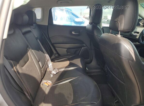 3C4NJCBB7LT258008 2020 JEEP COMPASS Silver Вид підкапотного простору