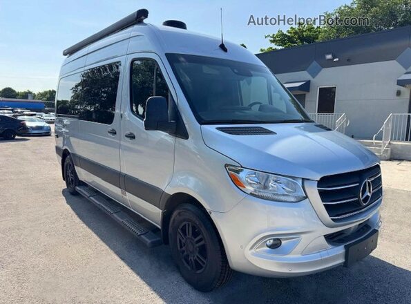 W1X4EBHY0NP484324 2022 MERCEDES-BENZ SPRINTER Silver Widok z przodu