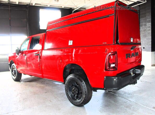 3C63R3GJ6TG179378 2026 RAM 3500 Red Widok z przodu