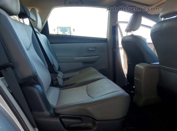JTDZN3EU0HJ055866 2017 TOYOTA PRIUS Silver უკანა სალონის ხედი