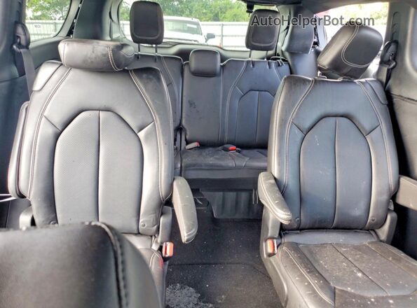 2C4RC1BG0TR187037 2026 CHRYSLER PACIFICA White Вид задньої частини салону