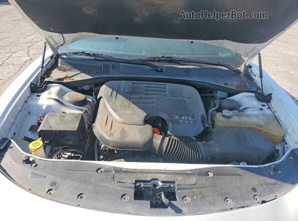 2C3CDXBG6KH664648 2019 DODGE CHARGER White Vista del compartimento del motor
