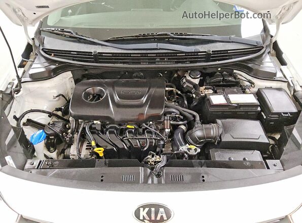 3KPA24AB5KE187963 2019 KIA RIO White Widok wnętrza z tyłu